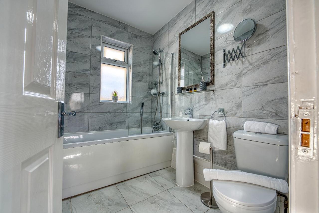 Stylish House - B'Ham Airport And Nec, Jlr Solihull, Business & Leisure Stays - Aspen House Oda fotoğraf