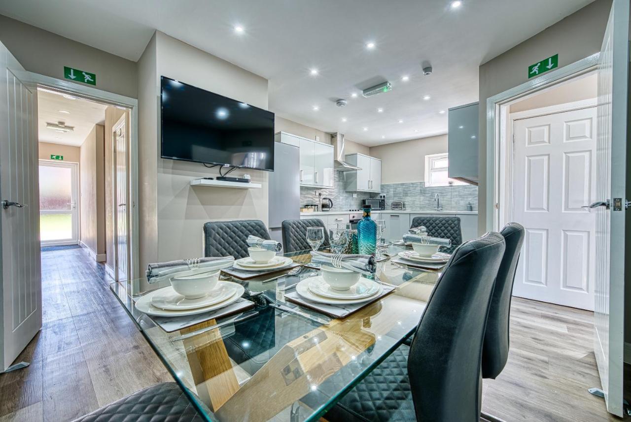 Stylish House - B'Ham Airport And Nec, Jlr Solihull, Business & Leisure Stays - Aspen House Dış mekan fotoğraf